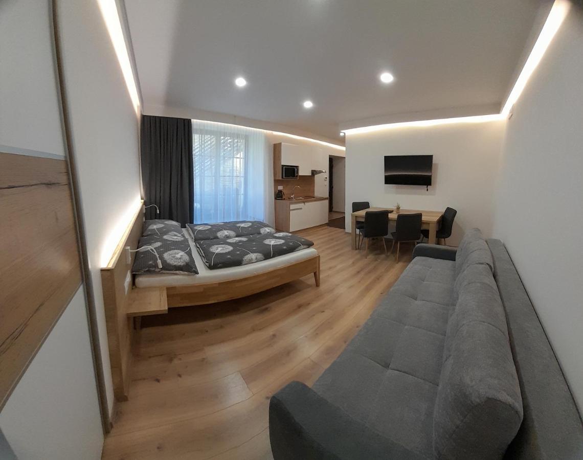 Apartmany Lumi Velky Slavkov Exterior foto