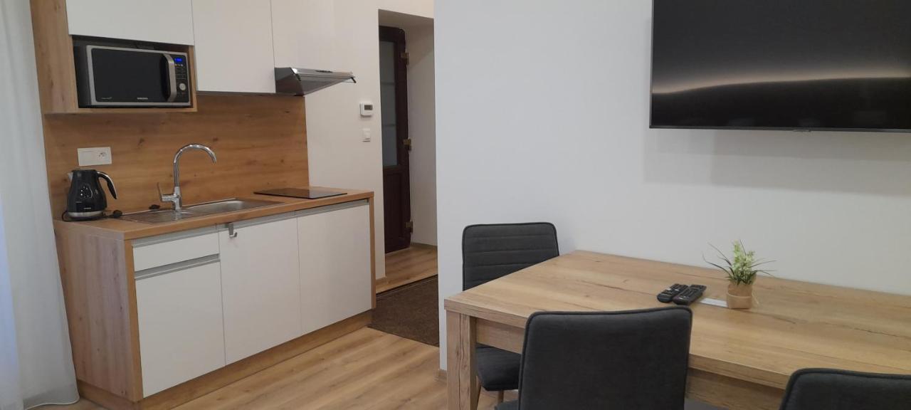 Apartmany Lumi Velky Slavkov Exterior foto
